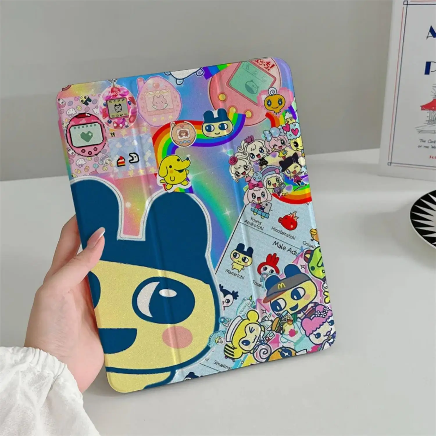 

Cartoon Character With Pen Slot For iPhone iPad Mini 4 5 6 7 iPad 5 6 7 8 9 10 Air 1 2 3 4 5 6 7 M2 M3 A16 Pro M4 M5 Cover Ins