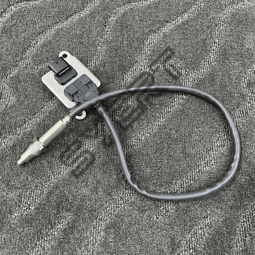 Diesel NOX Oxygen Sensor Module A0009053000 For Mercede W251 R350 ML350 E350 3.0