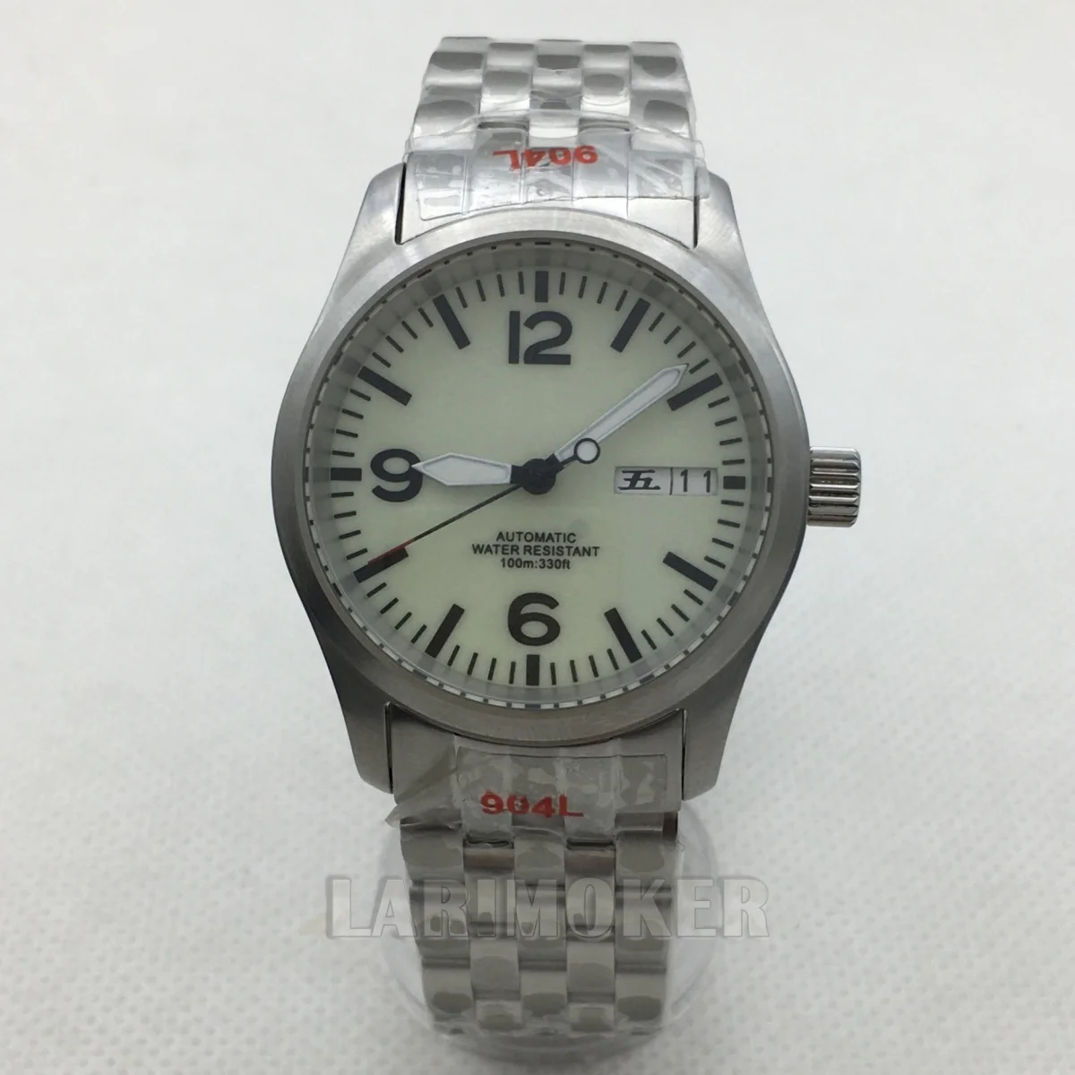 NH36A 36mm and 39mm men's pilot mechanical diving watch features a black beige dial and a green ultra-luminous sapphire crystal
