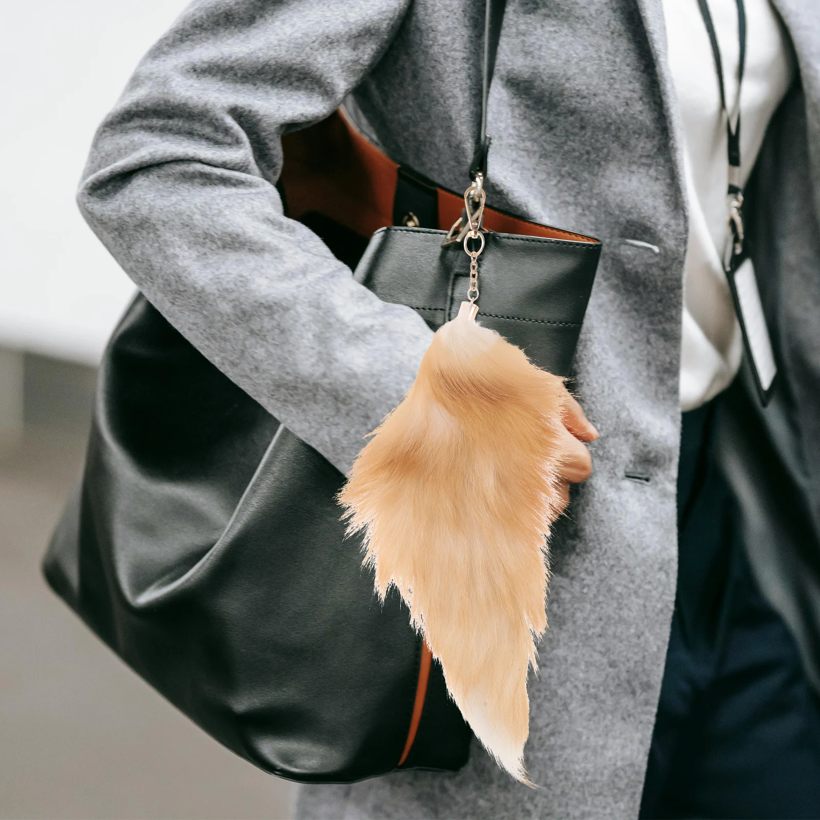 

Creative Lightweight Tail Shaped Keychain Clasp Exquisite Craftsmanship Smooth Finish Good Mood Gift for Women Girls