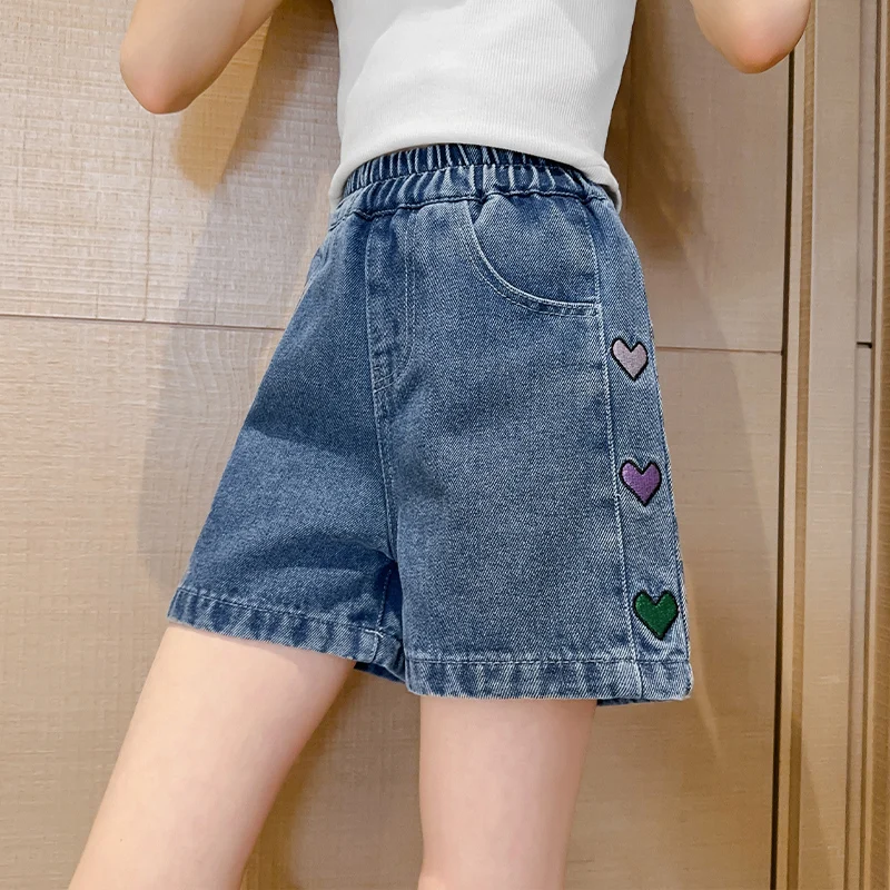 Fashion Kids Designer Summer Denim Shorts with Hearts Embroidery for Tween Girls Casual Mini Jeans Pants Child Above Knee Shorts