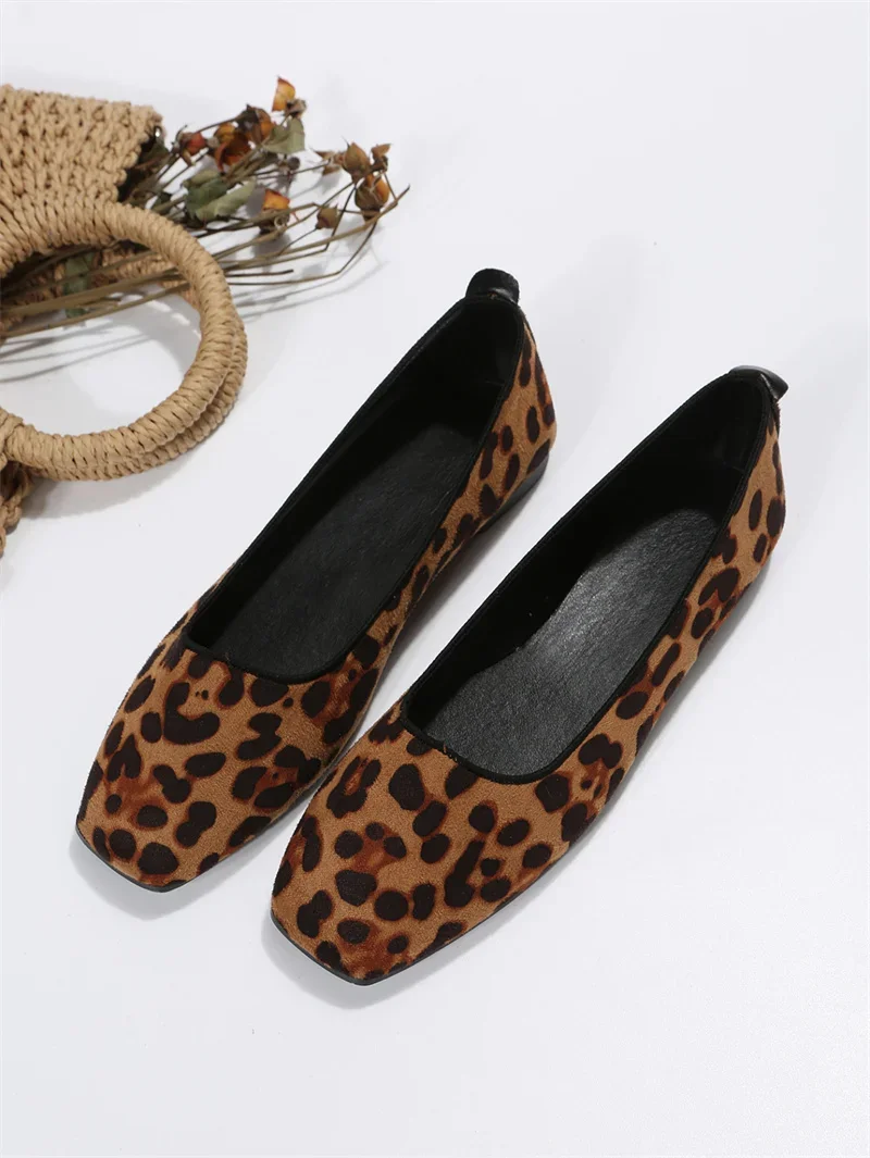 2024 Spring and Autumn Fashionable Comfortable Elegant Versatile and Wear-resistant Casual Flat-soled Leopard Print Shoes