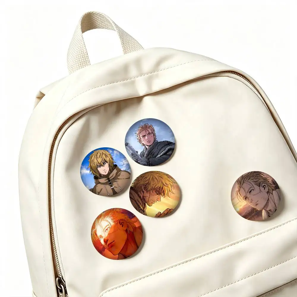 V-Vinland Saga Thorfinn Anime  25 32 44 58 75mm Badges Personalized Round Brooches Pins Accessory Gift