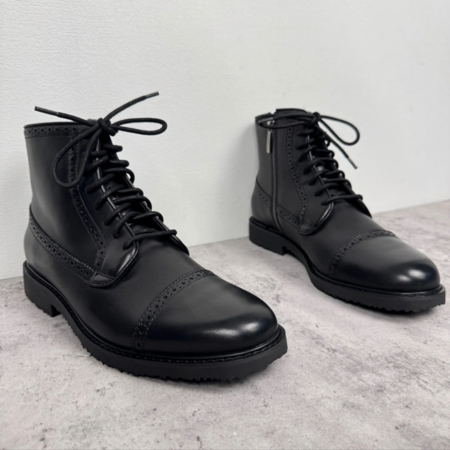 

Men's High-Top Boots Autumn Winter New Sle Leather Lace-Up Carved Floral Cowhide ort Boots Trendy Youth Sports Casual