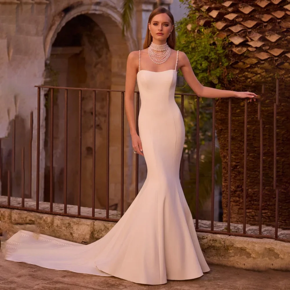 

Customized Exquisite Spaghetti Strap Wedding Gown Charming Boat-neck Satin Bridal Dresses Beading Bridal Gown Vestidos De Noiva