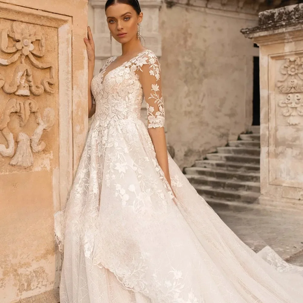 Abiti da sposa di lusso A Line 2024 Abito da sposa senza schienale in pizzo a mezza manica con o-collo Abiti da sposa principessa personalizzati di alta qualità