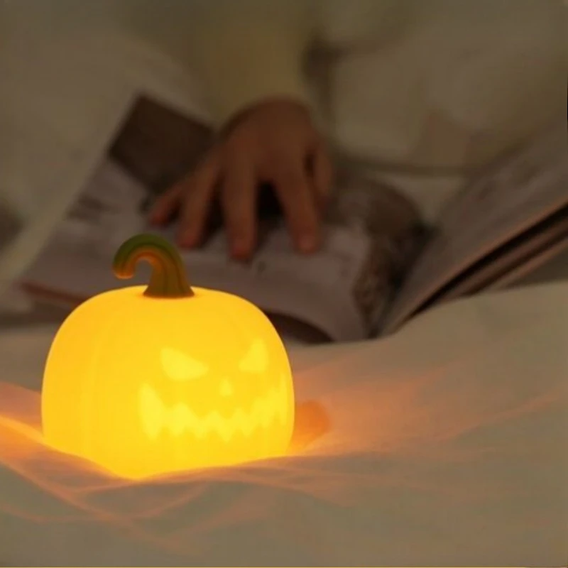 Lampu Meja Kartun Labu Halloween Lemari Tempat Tidur Kamar Tidur Lampu Malam Anak-anak Mainan Ornamen Pengisi Daya USB Hadiah Lampu Sensor