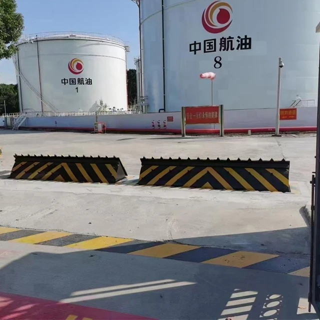 IP68 Водонепроницаемый антитеррористический автоматический гидравлический дорожный блокатор Полностью автоматический сверхмощный стоящий барьер для шоссейных дорог