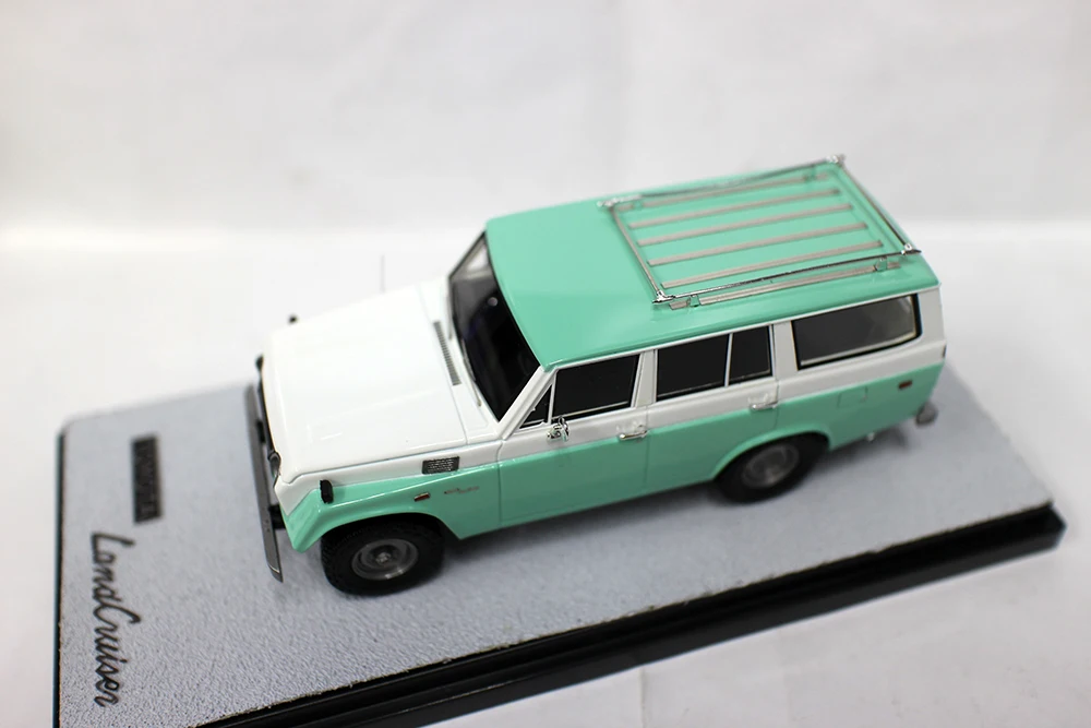 Resin Car Models 1/43 Scale LandCruiser FJ55 For Collection gift