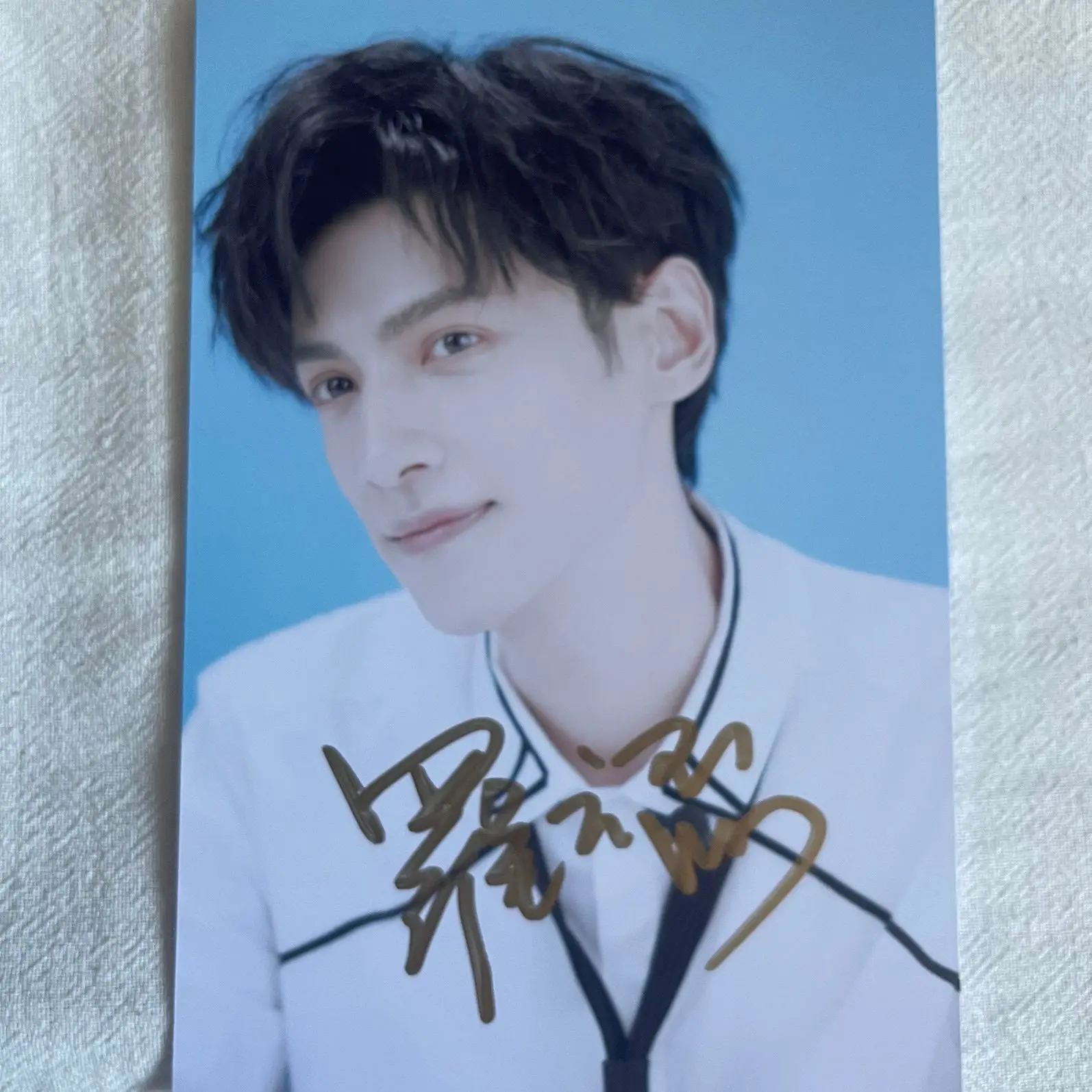 Luo Yunxi till the end of the moon personally signed promotional photos is not a printed birthday gift for classmates or friends