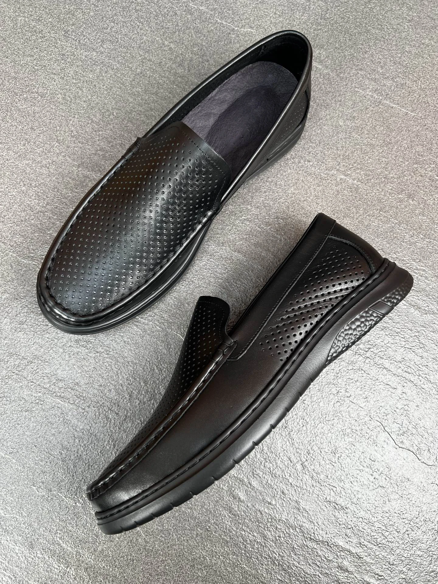 

CO Men’s Casual Sneakers Perforated Driving Shoes Summer Mesh Flat Slip On Walking Shoes Breathable Leather Loafers