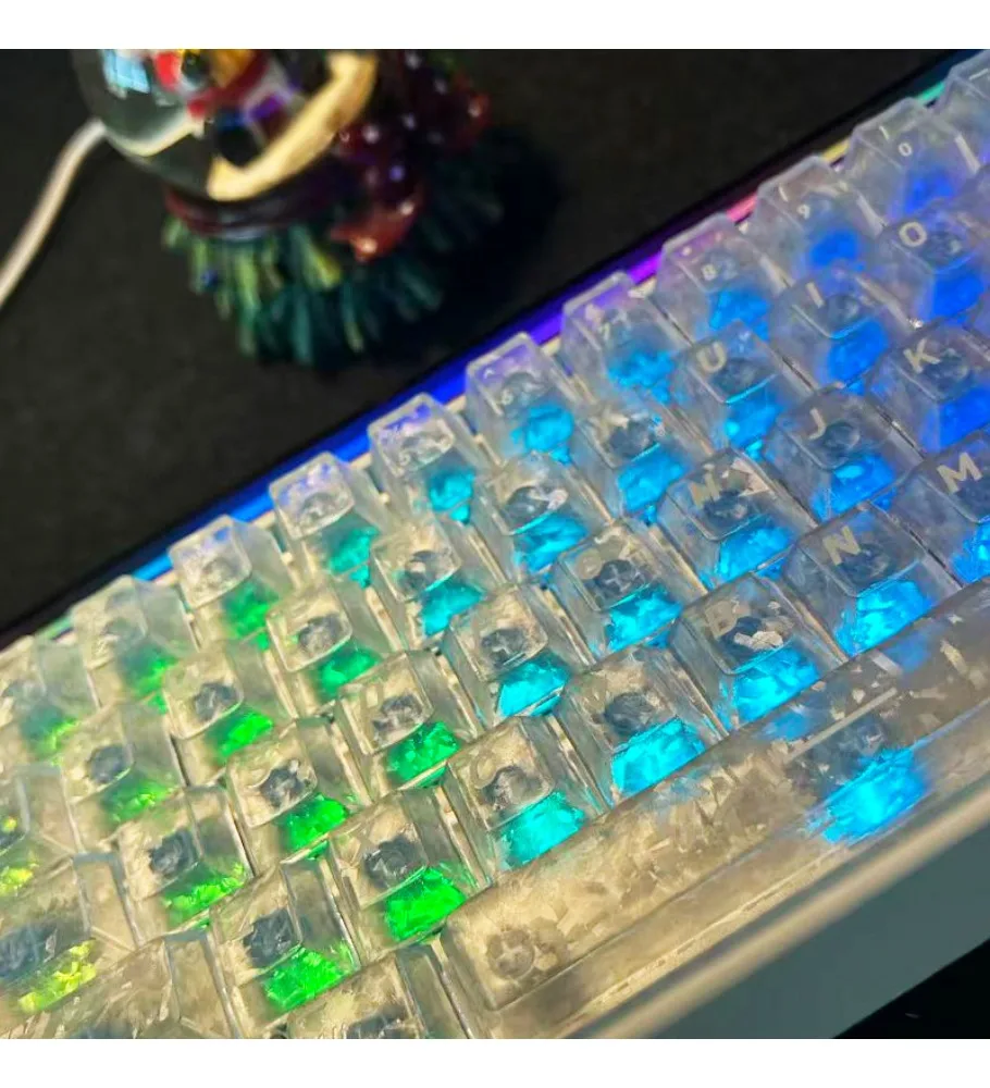 White transparent carbon fiber wooting personalized keycap is engraved to fit from ace68 keys 87 keys 108 keys