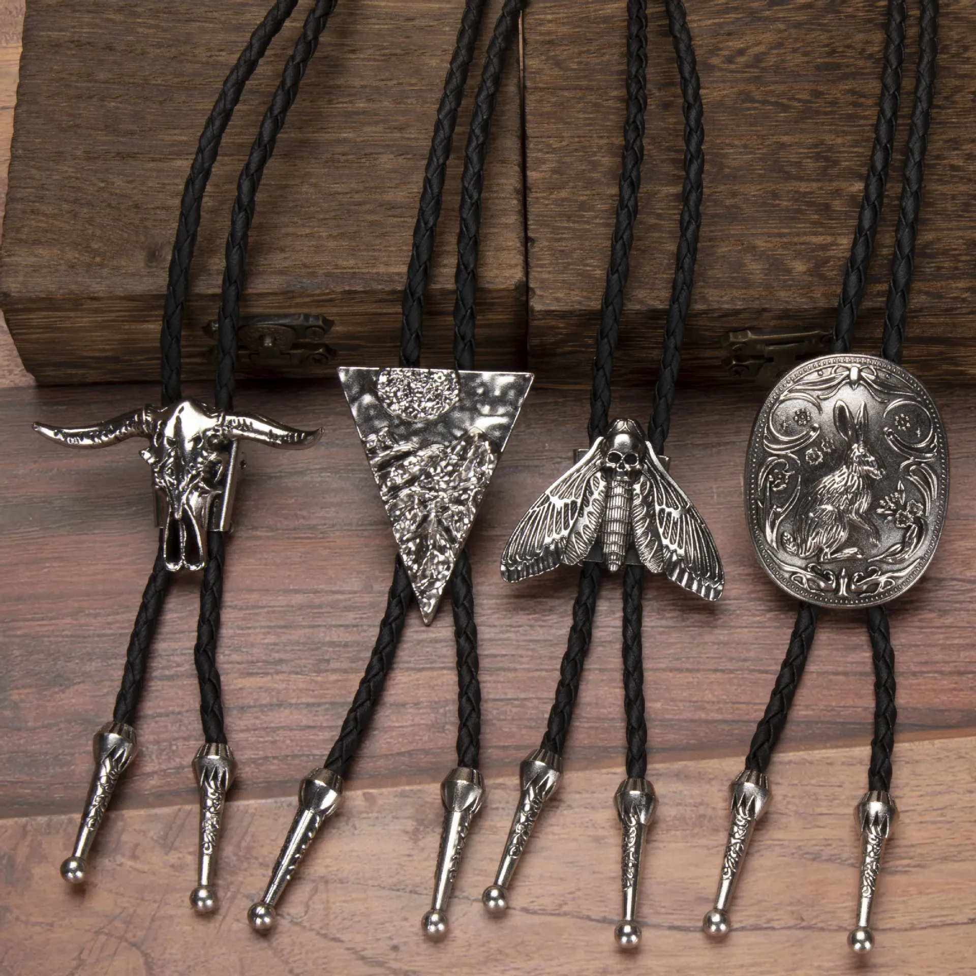 RechicGu Vintage Western Cowboy Cowgirl Bolo Tie Necktie Texas Longhorn Buffalo Steer Cow Skull Leather Rodeo