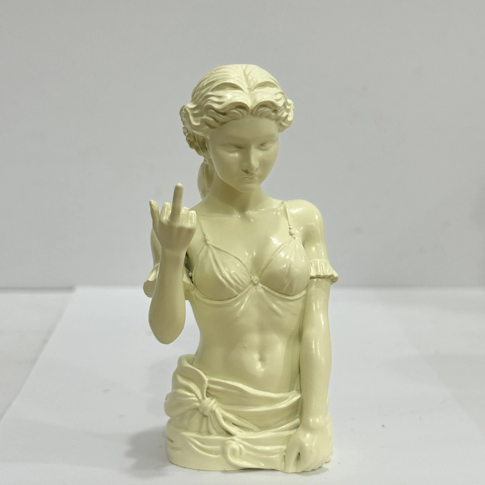 Attitude Oriented Goddess Statue, Resin Crafts Small Ornaments, Interesting Home Decor,Holiday Gifts Room Decoration Accessories
