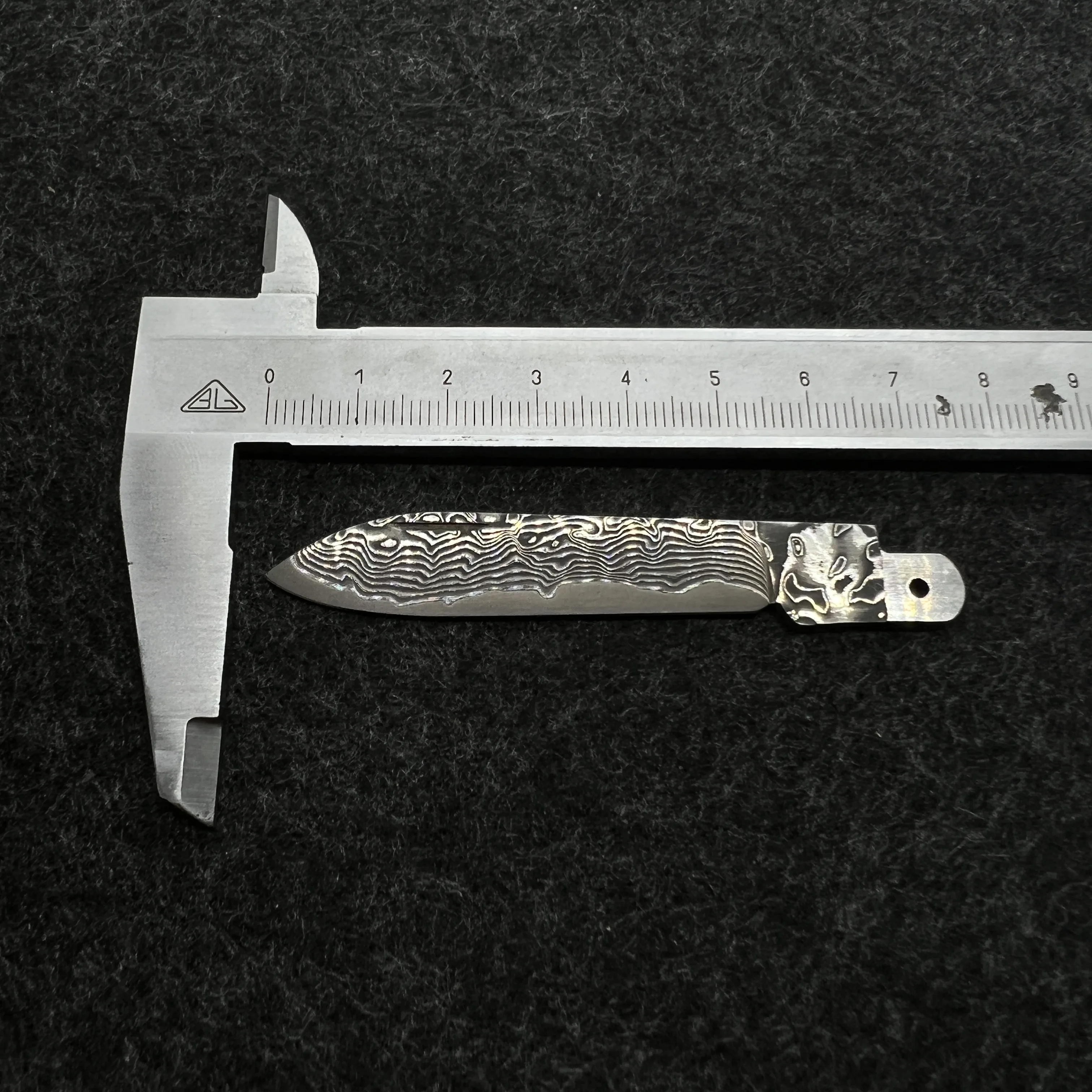 VG10 Damascus Steel Replacement Large Blade with Handmade For 84mm Victorinox Swiss Army Knife SAK Folding Knife DIY Accessories
