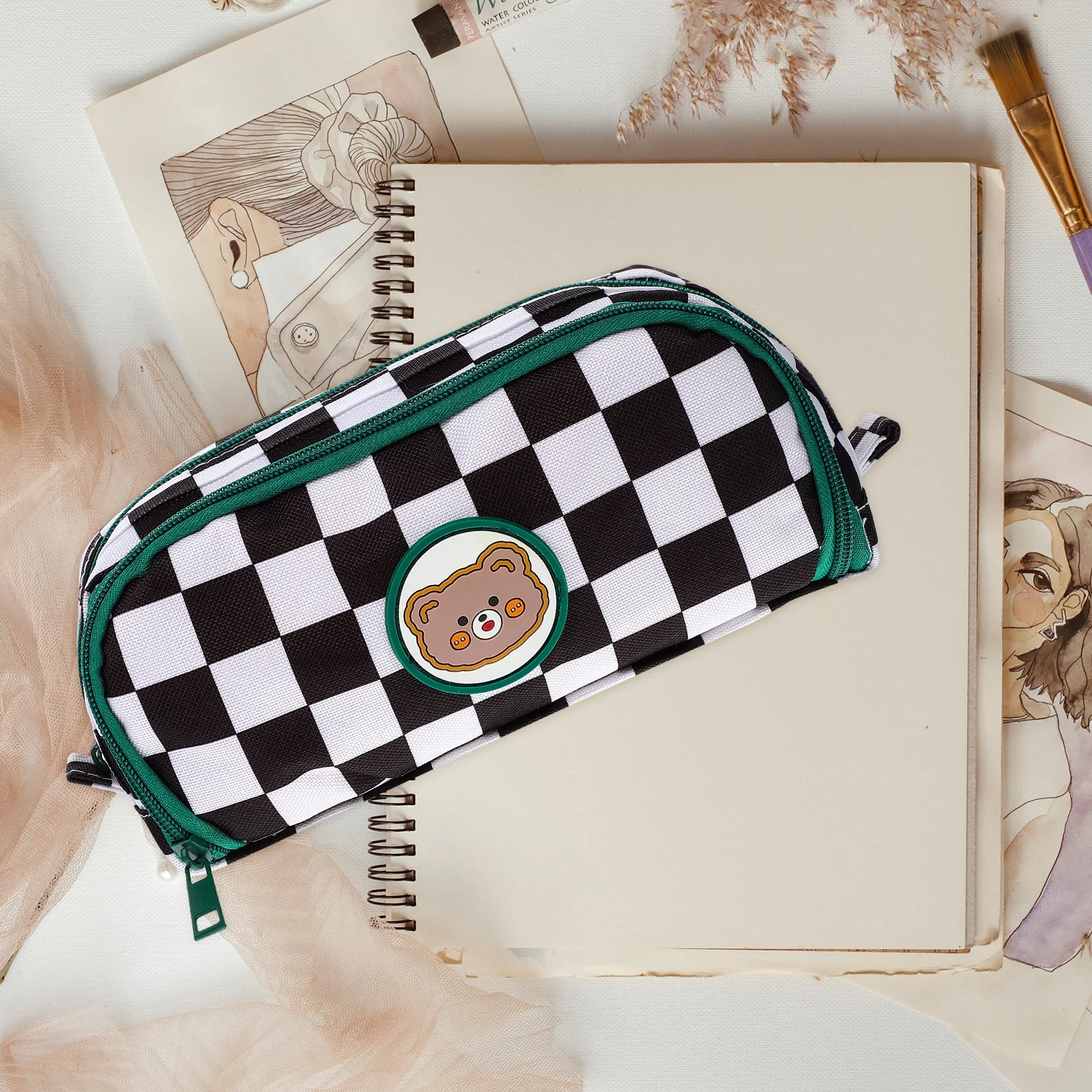 

Cartoon Design Large Capacity Pencil Bag Reliable Material for School Supplies and Makeup Storage Pencil Bag Pen Organizer