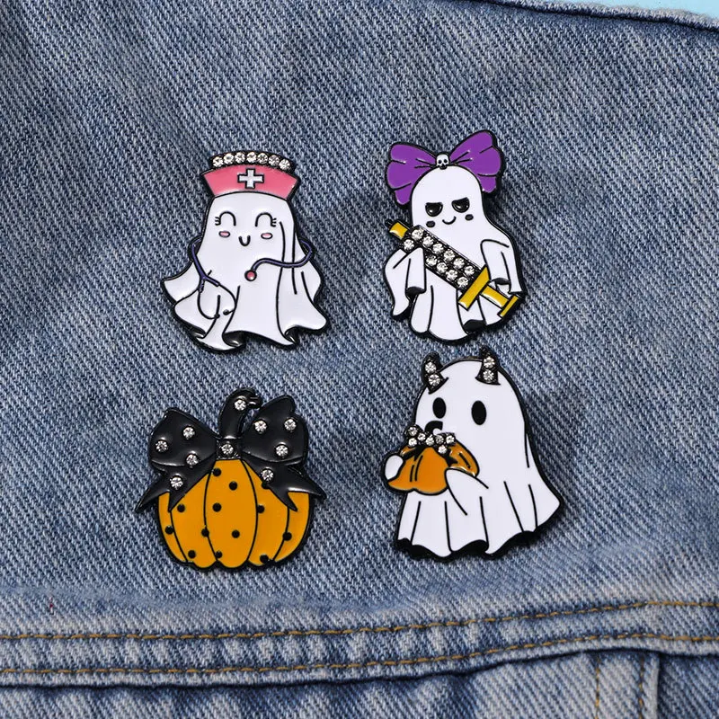 Halloween Ghost Cartoon Brooch Pumpkin Cute Skull Bow Ghost Nurse Syringe Stethoscope Doctor Ghost Badge Punk Pins Jewelry Gift