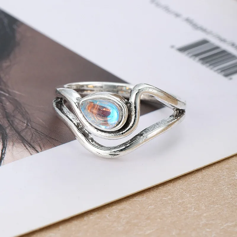 Bohemian Split Handle Ring with Twisted Heart-shaped Frame Inlaid with Teardrop Synthetic Zircon Retro Silver Women's Ring Gifts