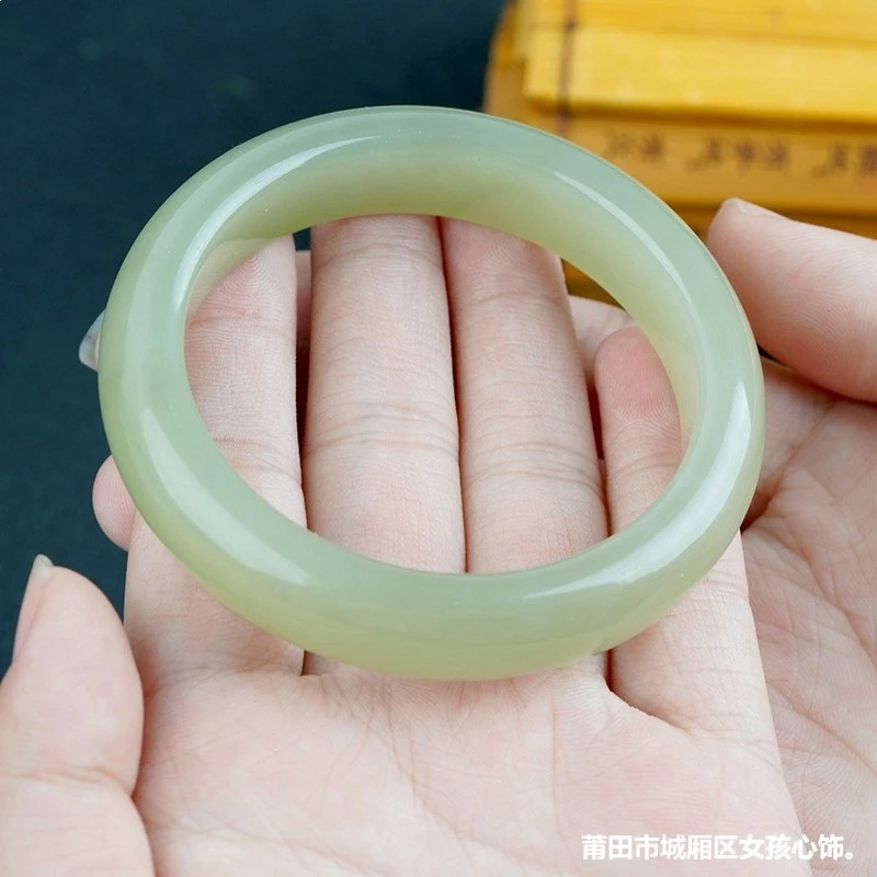 

Подлинный нефрит Хэтянь Clear Water, женский браслет цвета озерной зелени по специальному предложению, натуральный синьцзянский нефрит ледяного-воскового типа