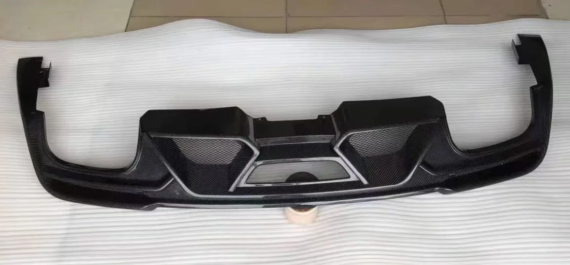 Carbon Fiber Rear Diffuser with Exhaust Tips For 2015-2021 ford mustang GT500