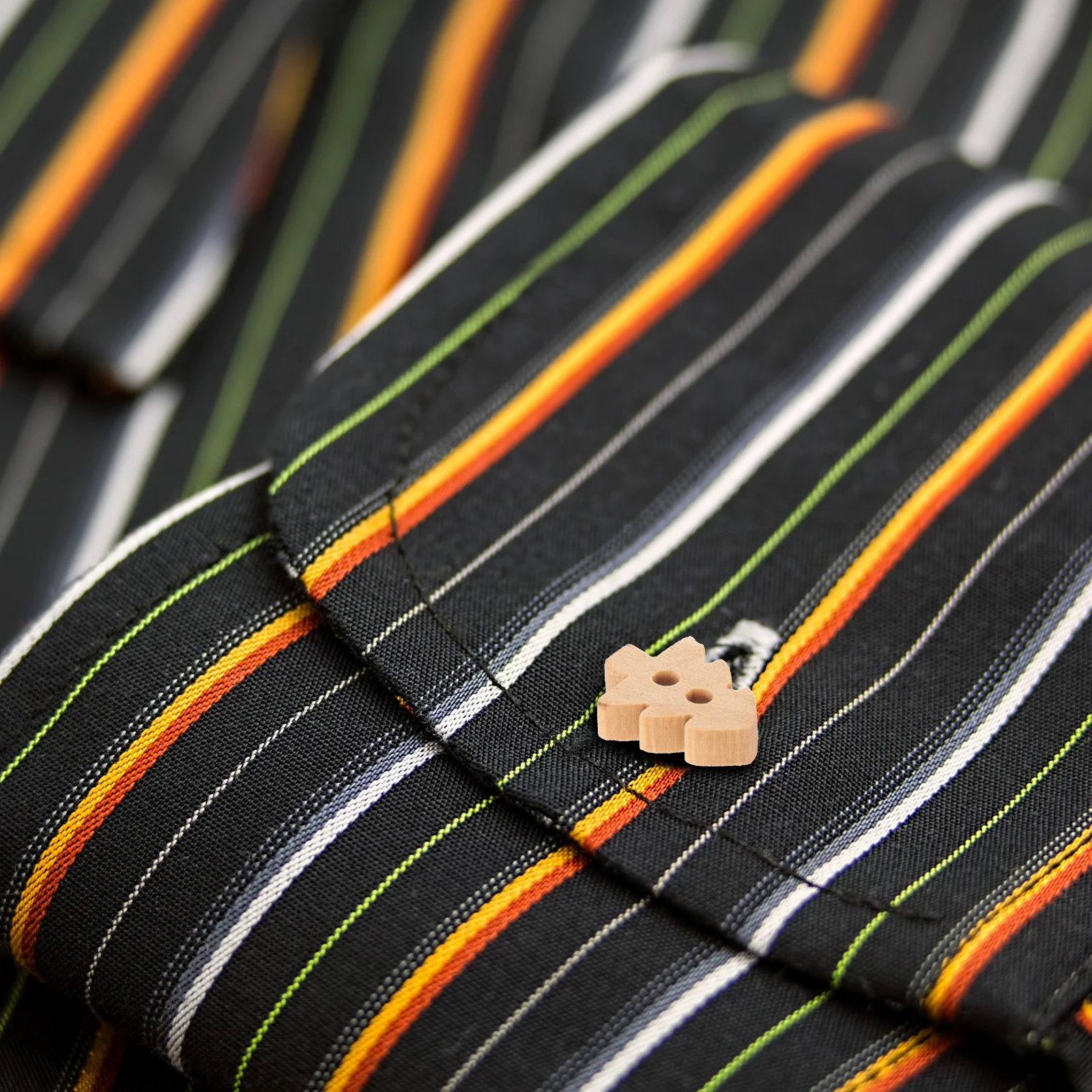 

100pcs Christmas Tree Wooden Diy Craft Sewing For Clothing Decorative Buttons Retro Style Small Coat Button Replacement Fabric