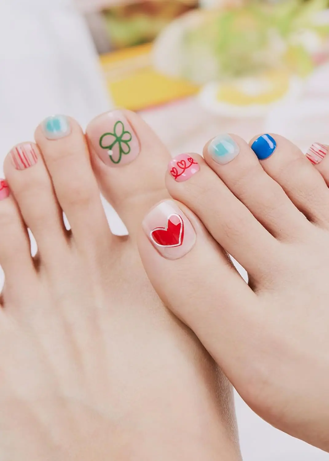 شرائط بيدي جل شبه معالجة (P Happy Go Lucky) - ألوان مختلطة، آمنة للأشعة فوق البنفسجية/LED، جودة الصالون، سهلة الاستخدام والإزالة - تتضمن إعداد Pa