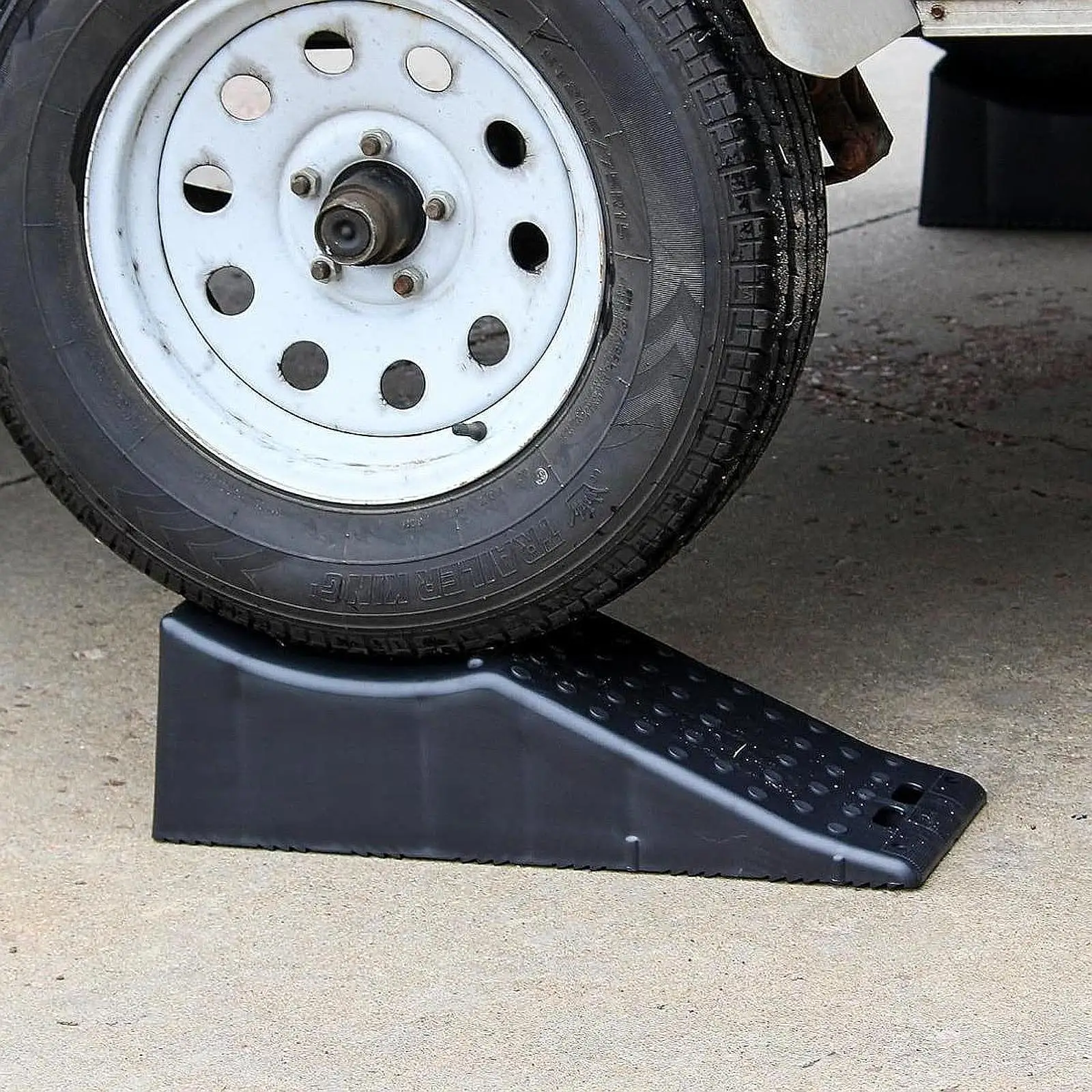 

Tire Service Ramp No Jack Vehicle RV Lift Ramp Portable Impact Resistant for Tire Replacements Professional PP Construction