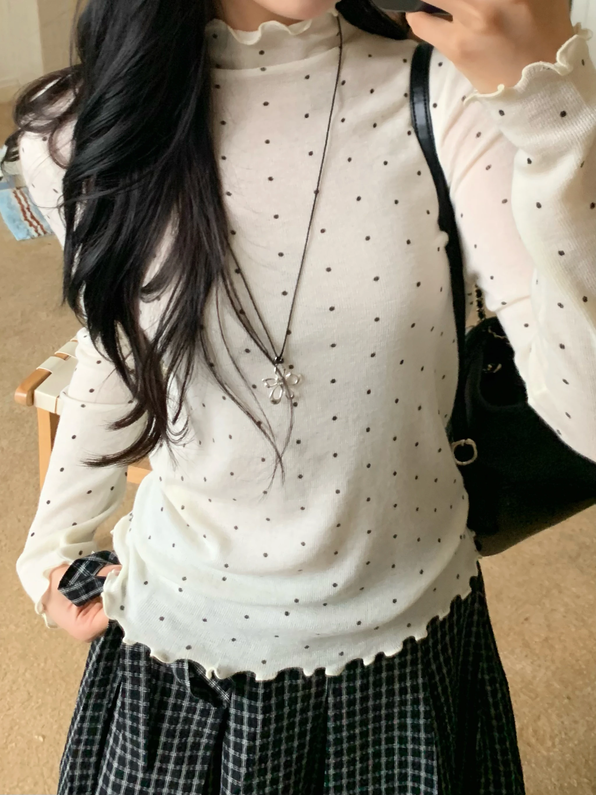 

Женская базовая футболка DOMX с длинным рукавом в горошек, корейский стиль, с высоким воротником, осенне-зимняя, для ношения под одеждой