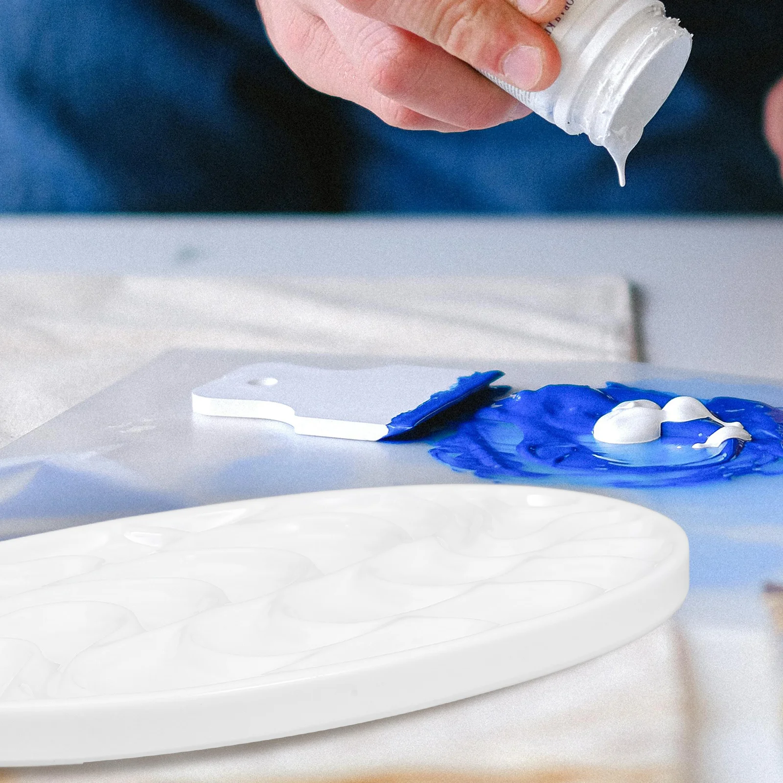 

Thickened Oval Imitation Porcelain Watercolor Palette Portable Mixing Tray Paint Holder for Artists Students Watercolor Palette