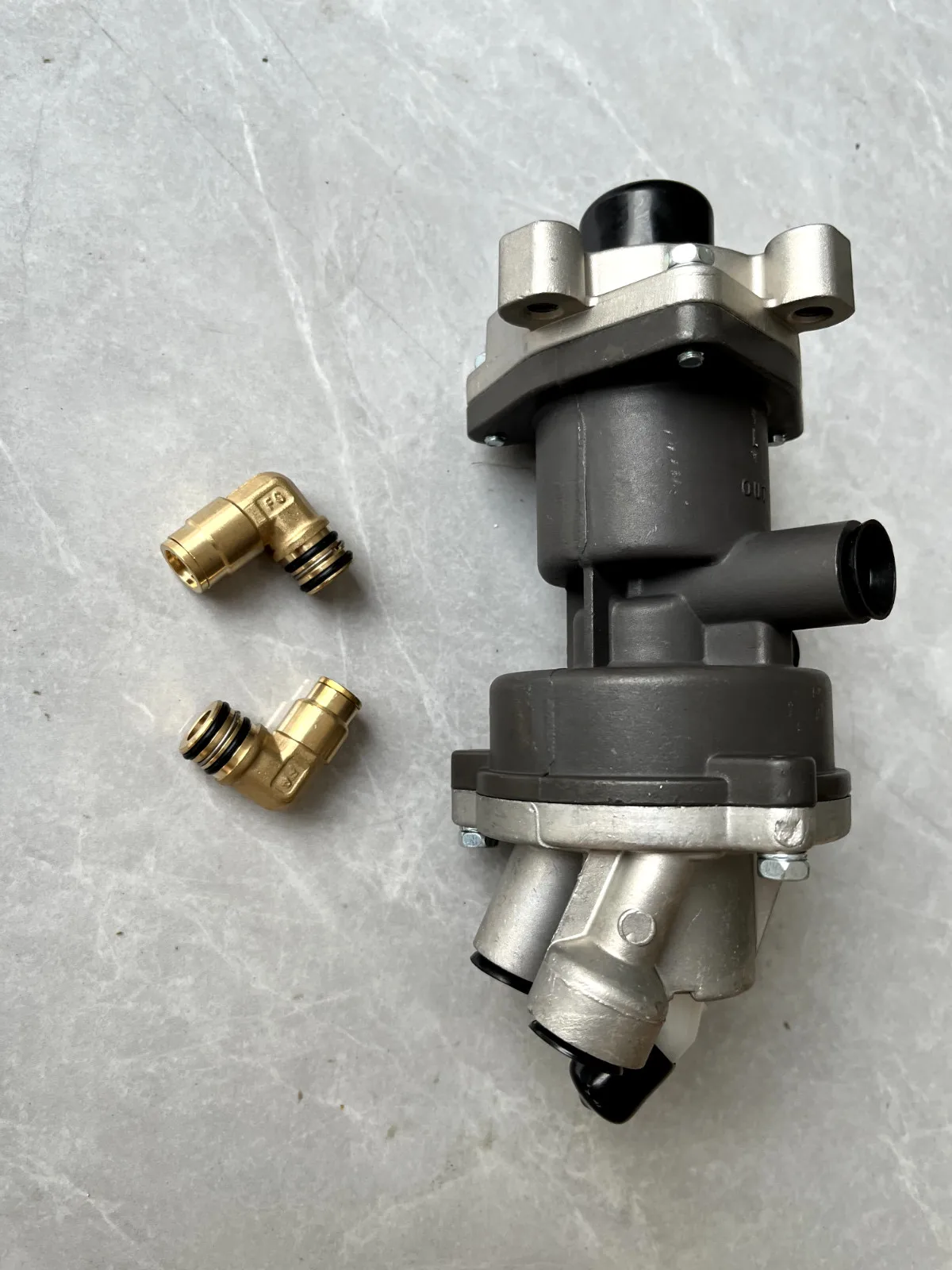 FIR FOR HINO 500 RANGER TRUCK BRAKE MASTER CYLINDER VALVE