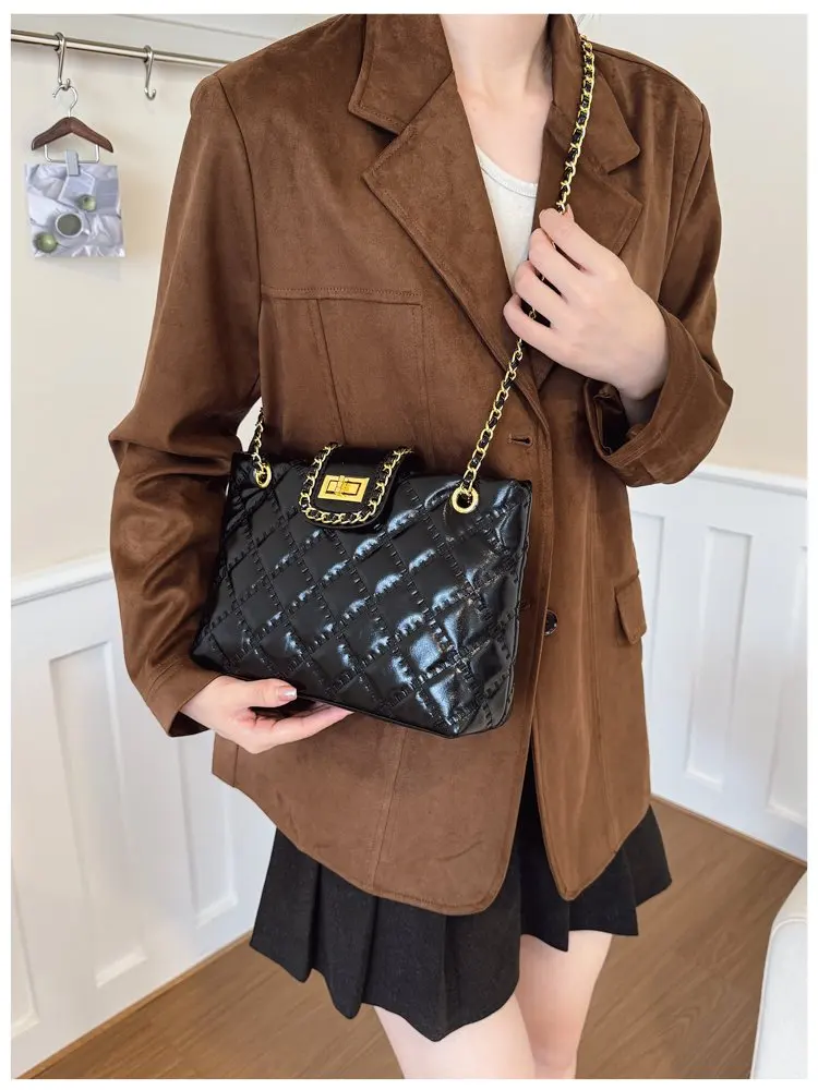 

Luxury Women's Crossbody-Bag Made Of Azalea-Patterned Leather Featuring Paris Casual Vintage Lightweight Daily Look​