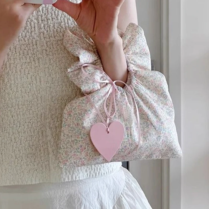 Petit sac plissé à la main en toile florale, sac de poignet décontracté, valeur esthétique élevée