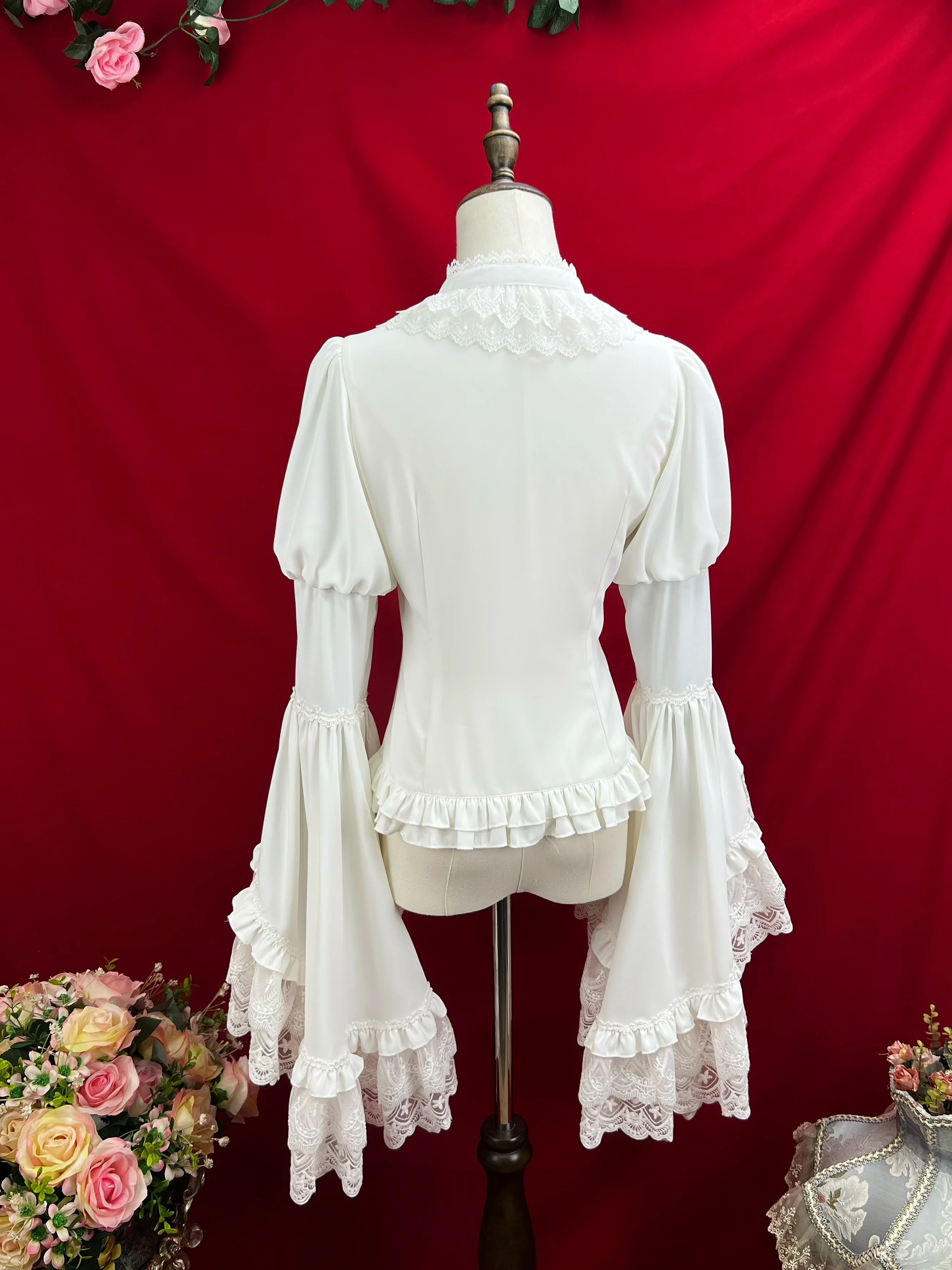Lolita อารมณ์ Big Flare Sleeve Elegant Stand-up COLLAR เสื้อ 2025 สาวใหม่ Ruffles ลูกไม้หวาน SLIM FIT ลดอายุ TOP