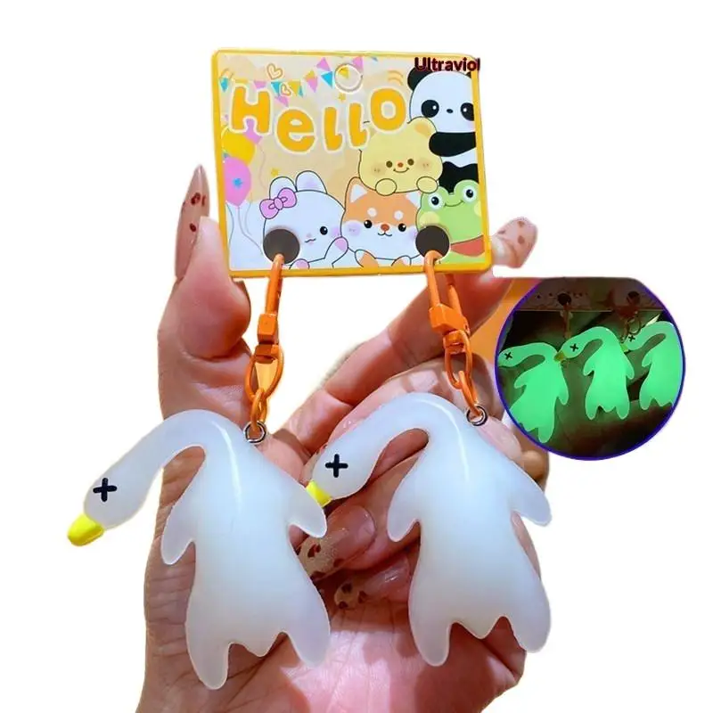 1pcs Color Change Duck Keychain Funny Pendants UV Photochromic Cute Cartoon Bag Car Keyrings