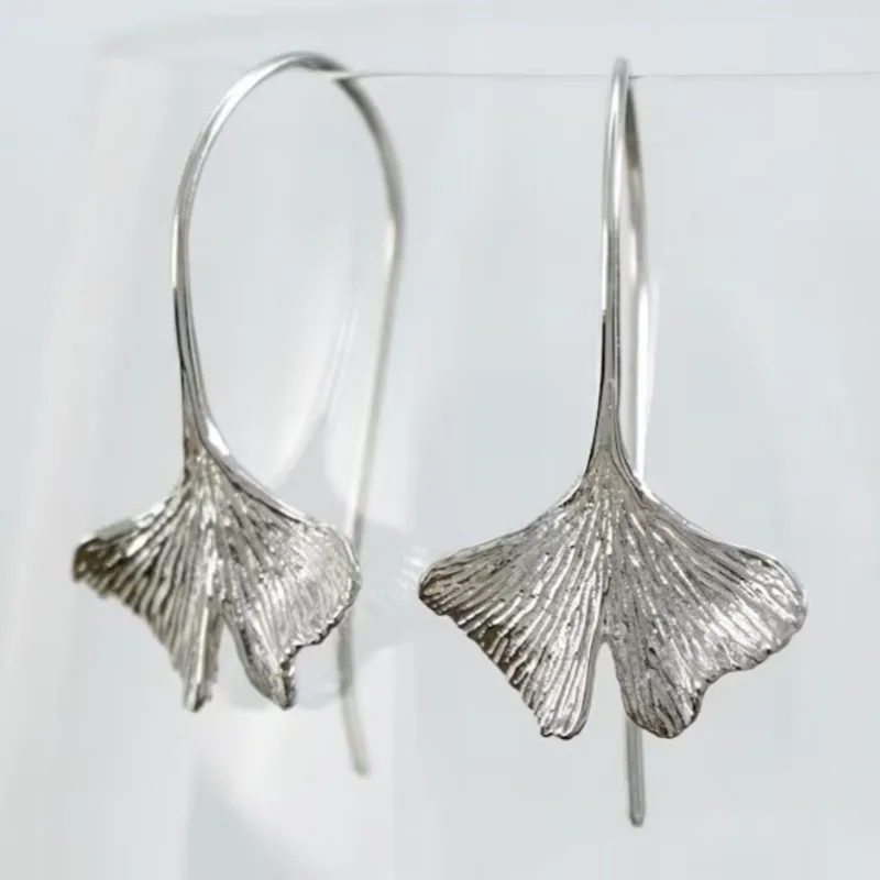 Ladies' Ginkgo Leaf Shaped Hanging Earrings Vintage Texture Design Silver Plated Earrings Trend Jewelry Accessory For Daily Wear