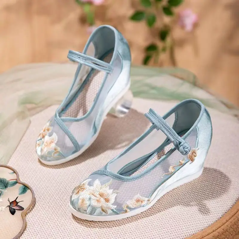 

Women's Summer Wedges Mesh Embroidered Shoes Soft Sole Non Slip Round Toe Buckle Strap Breathable Hanfu Shoes High Heel Sandals