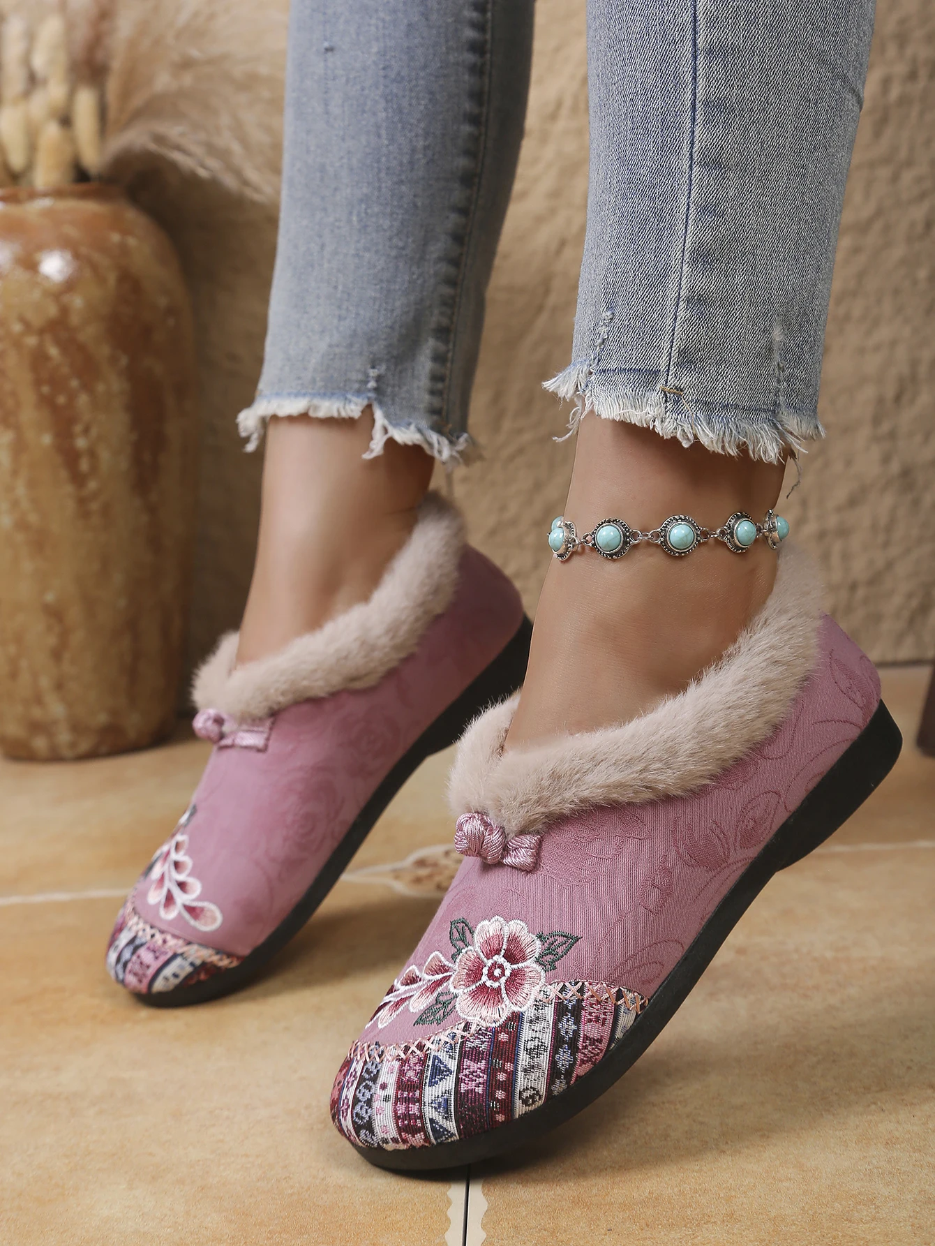 Damen Winterstiefeletten im chinesischen Stil, bestickt, aus Baumwolle, mit flauschigem Kragen, Fleece-gefüttert, zum Hineinschlüpfen, flach, rutschfest, warm, ethnische Freizeitschuhe – Detail 8