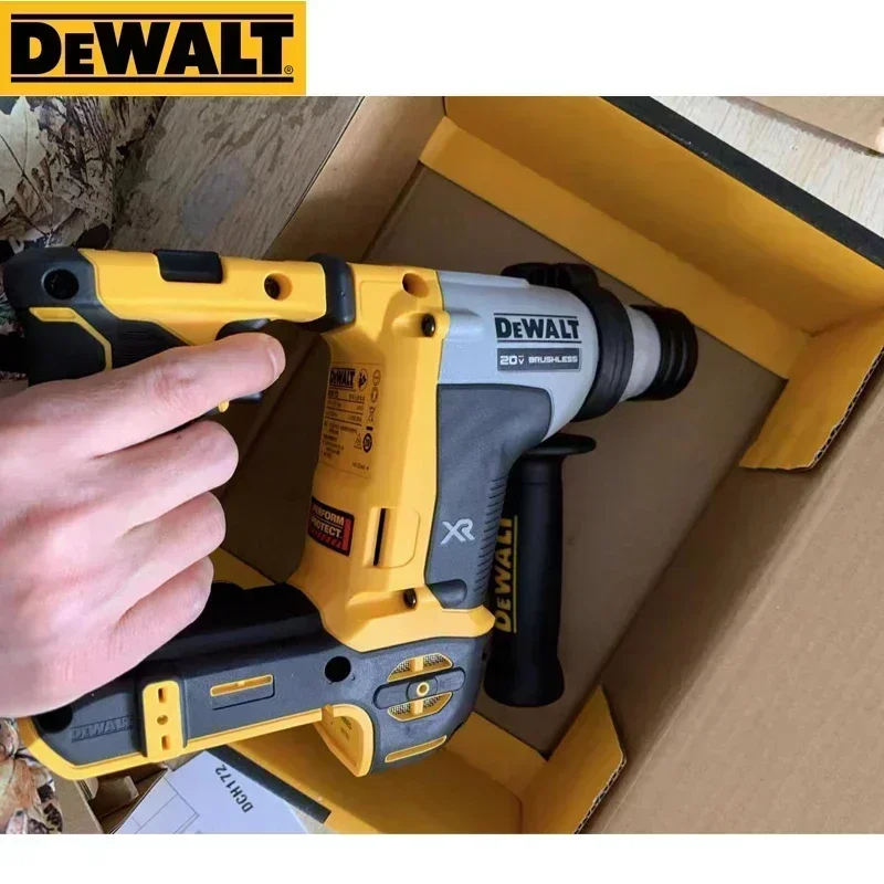 DEWALT Cordless Rotary Hammer DCH172 20V MAX 5/8\