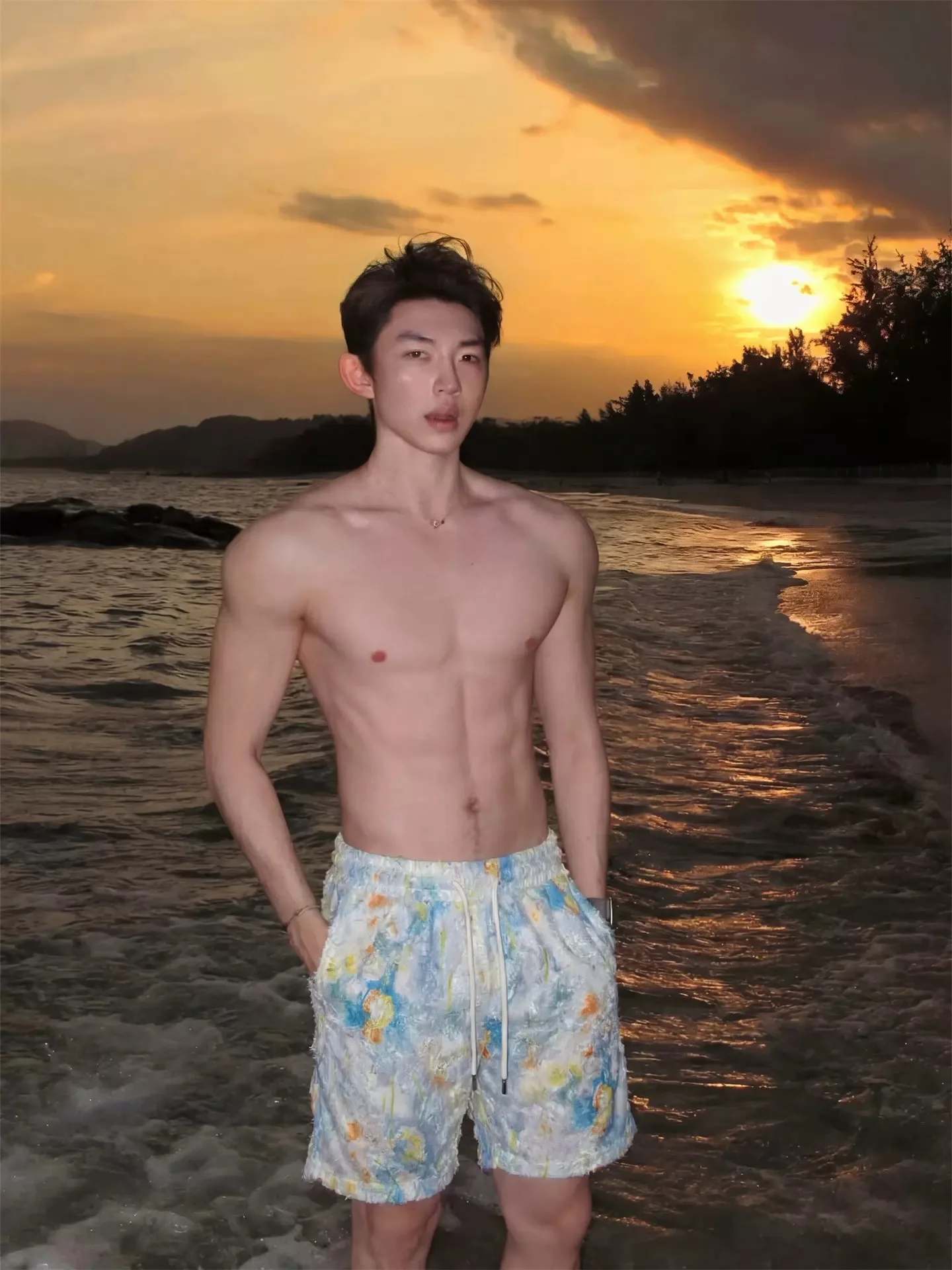 

Men ‌jacquard Weave Tassel Ice Silk Shorts Male Tropical Beach Island Maldive Holiday Shorts Dopamine Date Party Nightclub Short