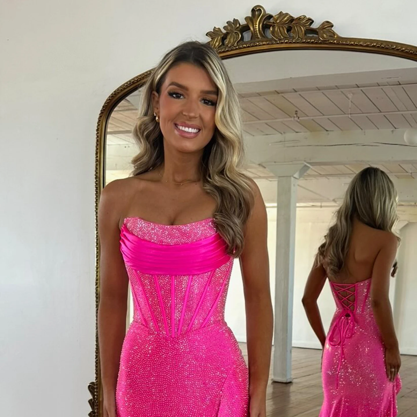 샤론은 슬릿 긴 여성 저녁 졸업 가운 SH386 사용자 정의와 매력적인 핫 핑크 Strapless 인어 댄스 파티 드레스를 말했습니다.