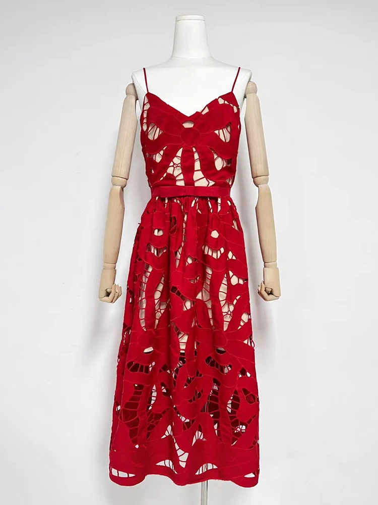 Sexy cutout halter strapless cinched waist dress 2025 summer women's fashion high-waisted pleated loose A-line puffy dress