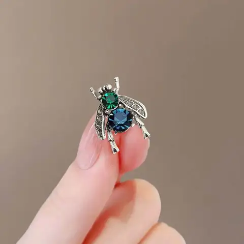 1PC Vintage Fashion Crystal Bee Shaped Brooches For Women Trend Creative Insect Corsage Clothing Coat Jewelry Accessories Gifts