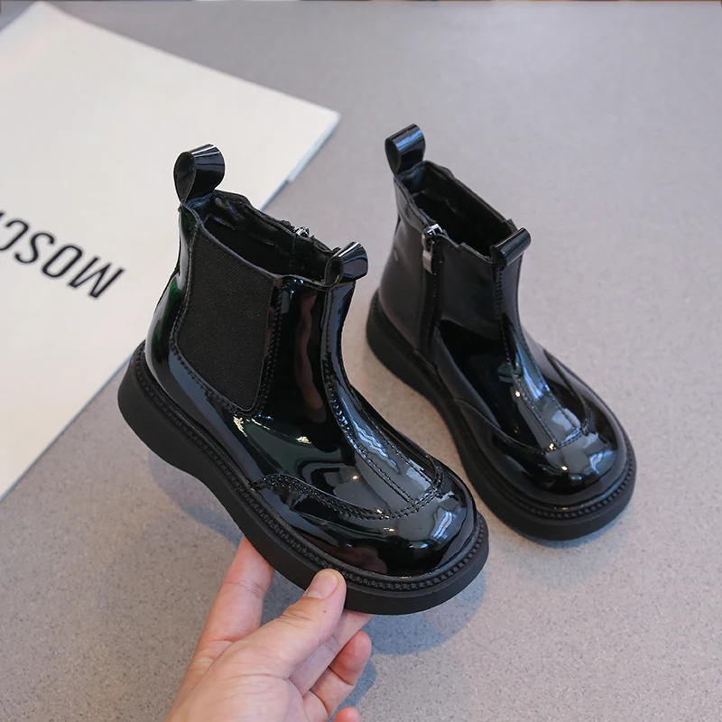 

2025 Autumn Winter Brand New Kids Fashion Ankle Boots for Boys Girls Unisex Glossy PU Leather Rubber Boots Classic Chelsea Boots