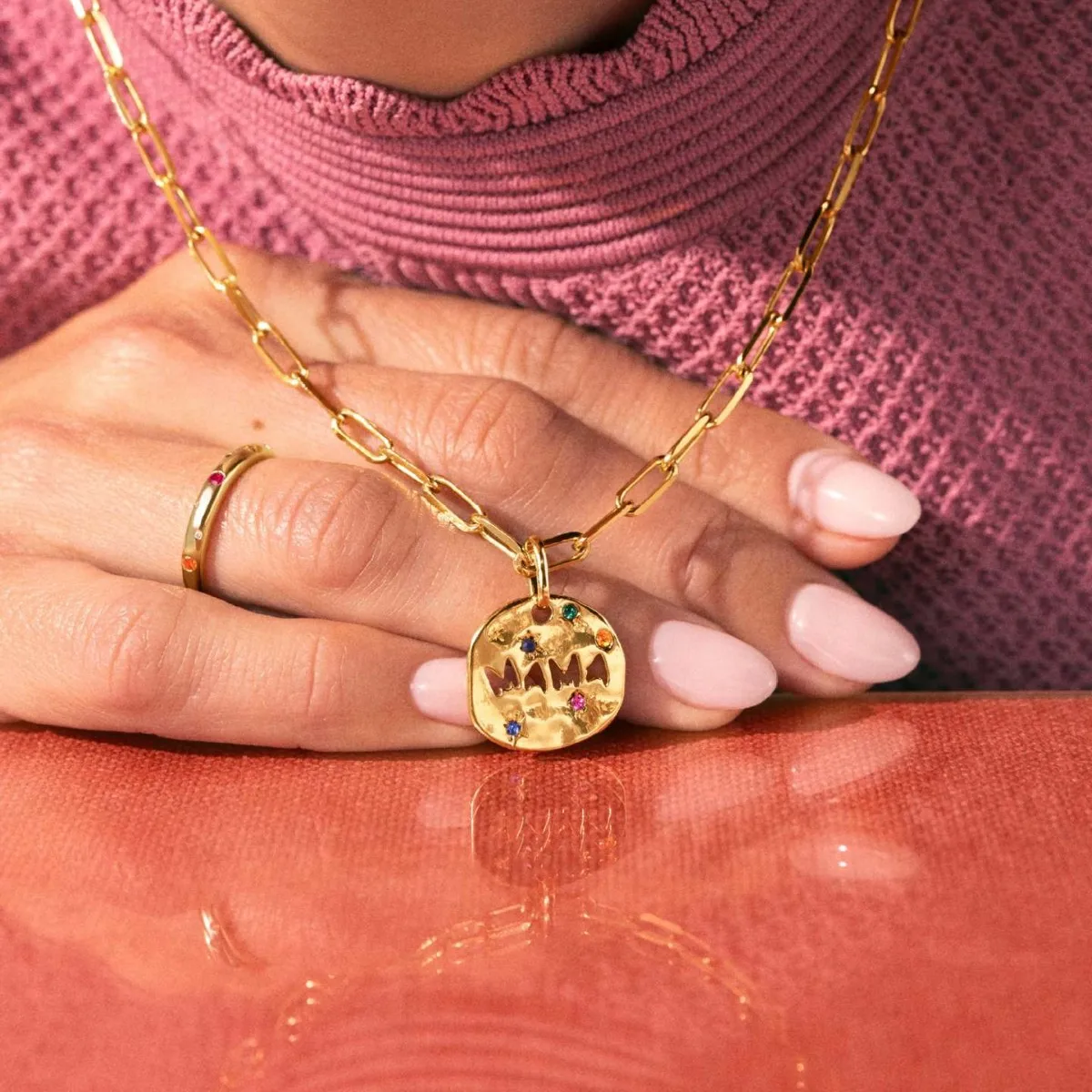 Muttertags-Geschenk MAMA LOVE Halskette, Runder Anhänger aus Edelstahl, Valentinstag und Muttertag Geschenk