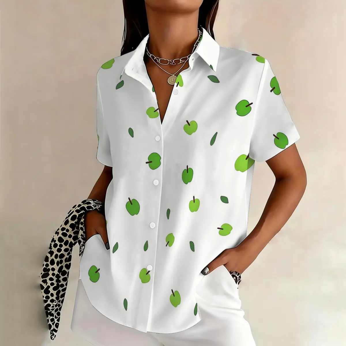 Camisa de manga corta con solapa para mujer, talla grande, con estampado de manzana verde, sencilla y personalizada, top versátil y moderno para uso diario