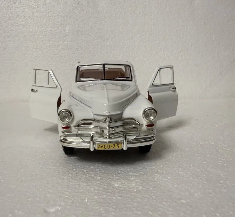 Kleine Kuisheid Op Voorraad 1/24 Nieuwe Collectie Speciale Prijs Diecast Russische Gash M20 Auto Model Meubels Display Collectie Tos