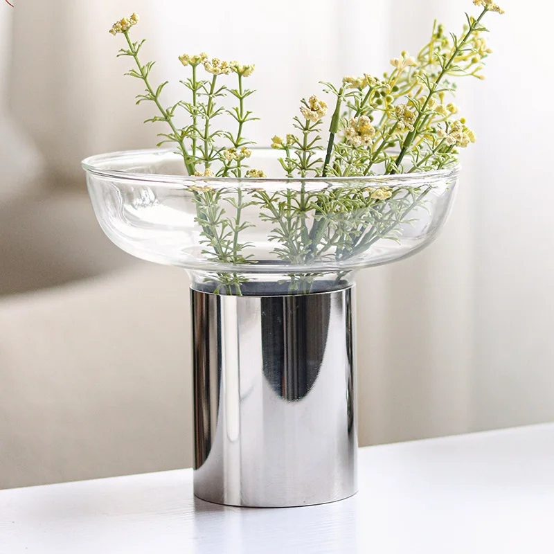 Funnel-type metal flower ware, simple and modern homestay living room entrance glass vase model room home jewelry ornament