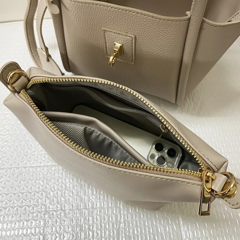 Casual Bags For Women Luxury Designer Handbags And Purses 2023 New In PU Sequined Lock Decoration With Inner Pocket Shoulder Bag