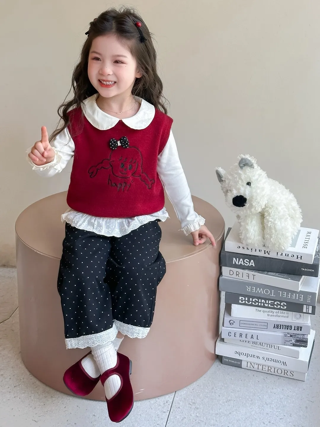 

Girls' Casual Outfit Summer 2025 New Sle Children's Faion Embroidered Ruffle Svel Vest Top Polka Dot Pants Two-Piec...