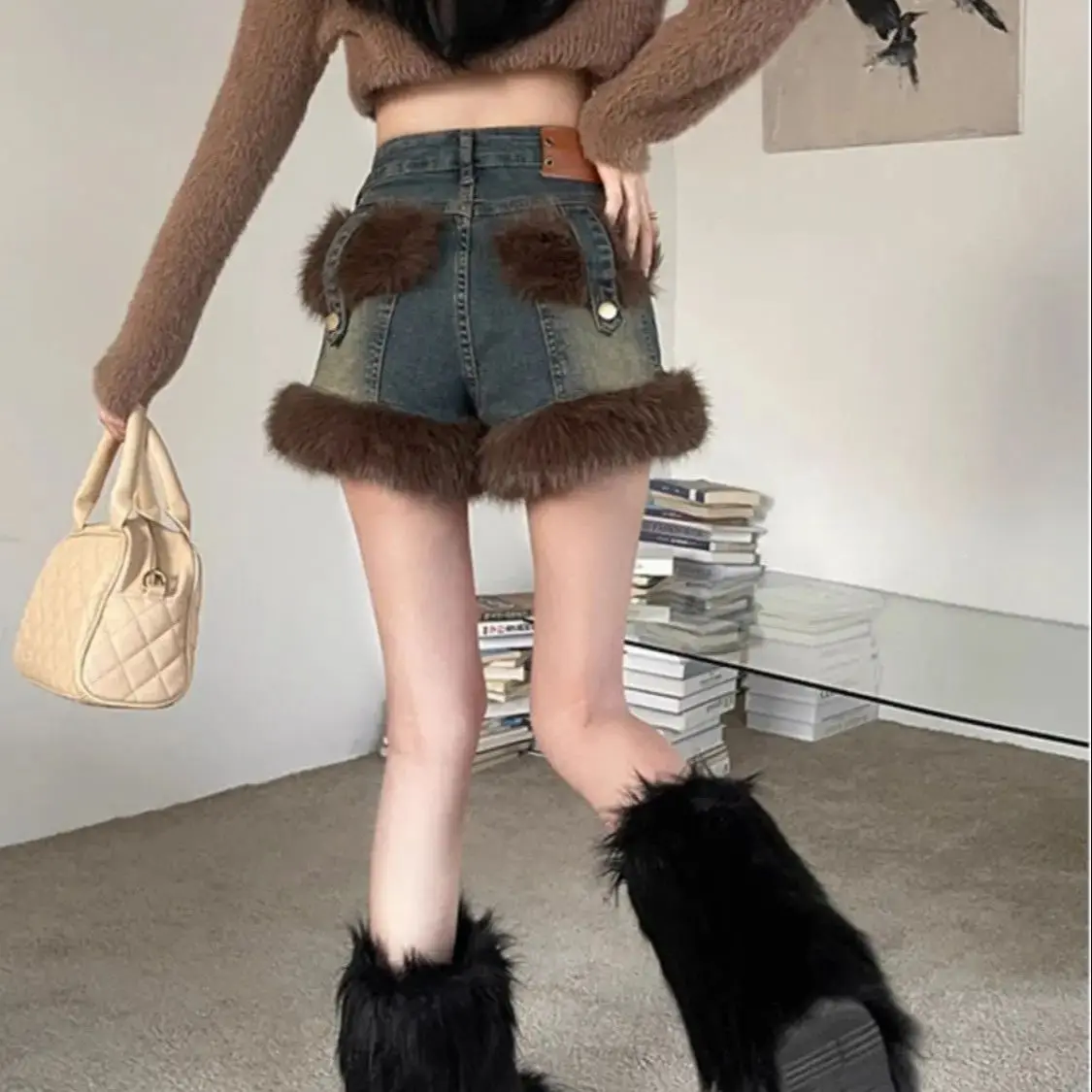 Distressed Denim Shorts Women 2024 New Retro Hot Girl High Waist Versatile Slimming Temperament Rivet Shorts Boot Pants